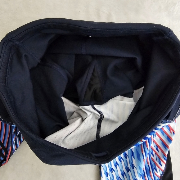 Athleta Relay Capri 2.0 Mosaic Print Leggings Size Small - Picture 9 of 11